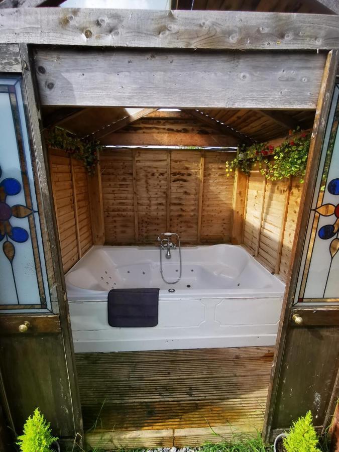 Lazy Lodge Glamping Pod With Hot Tub Port Laoise Buitenkant foto